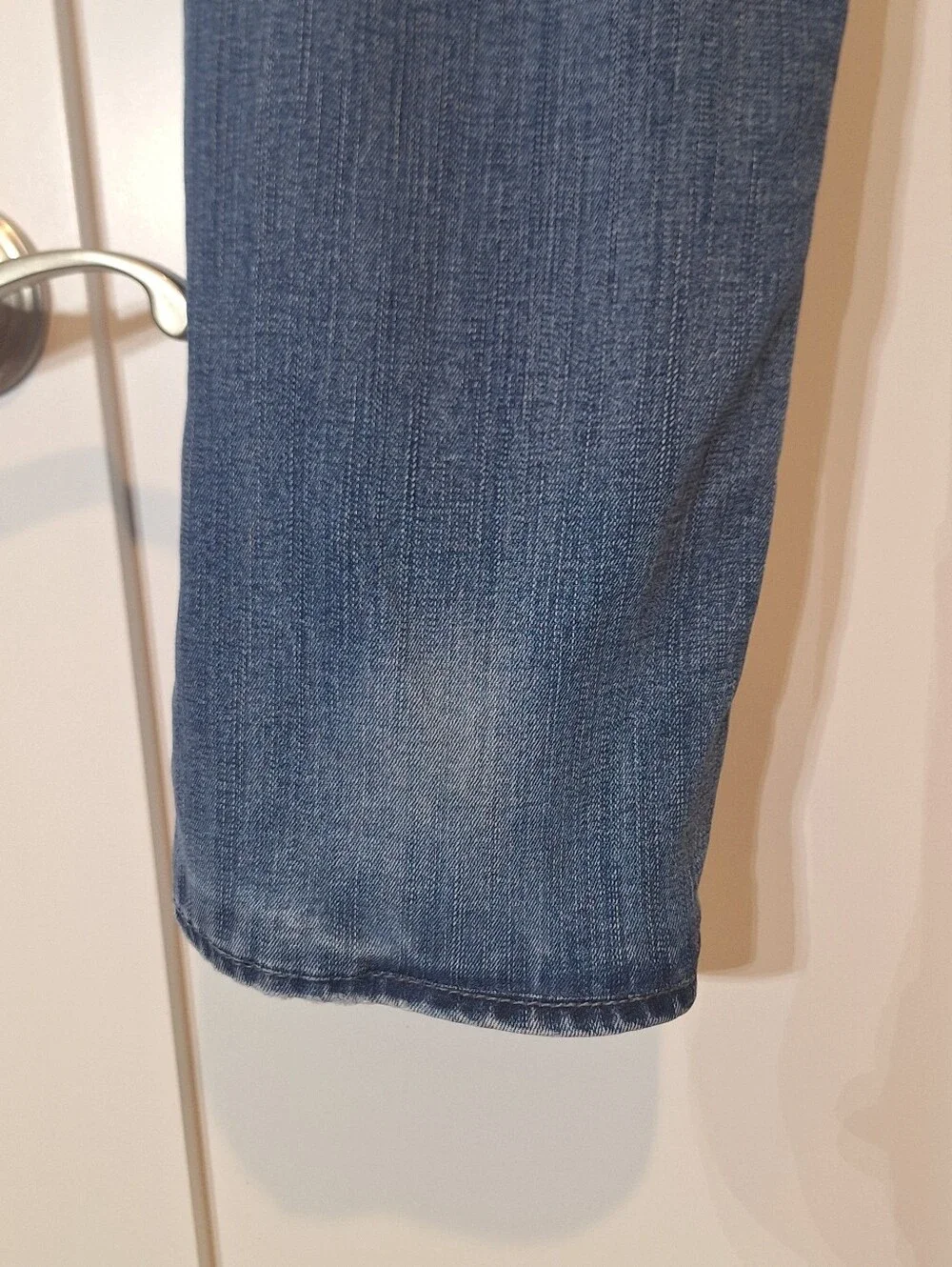 BKE Derek Straight Midrise Blue Jeans Whiskering Fading 34x29.5